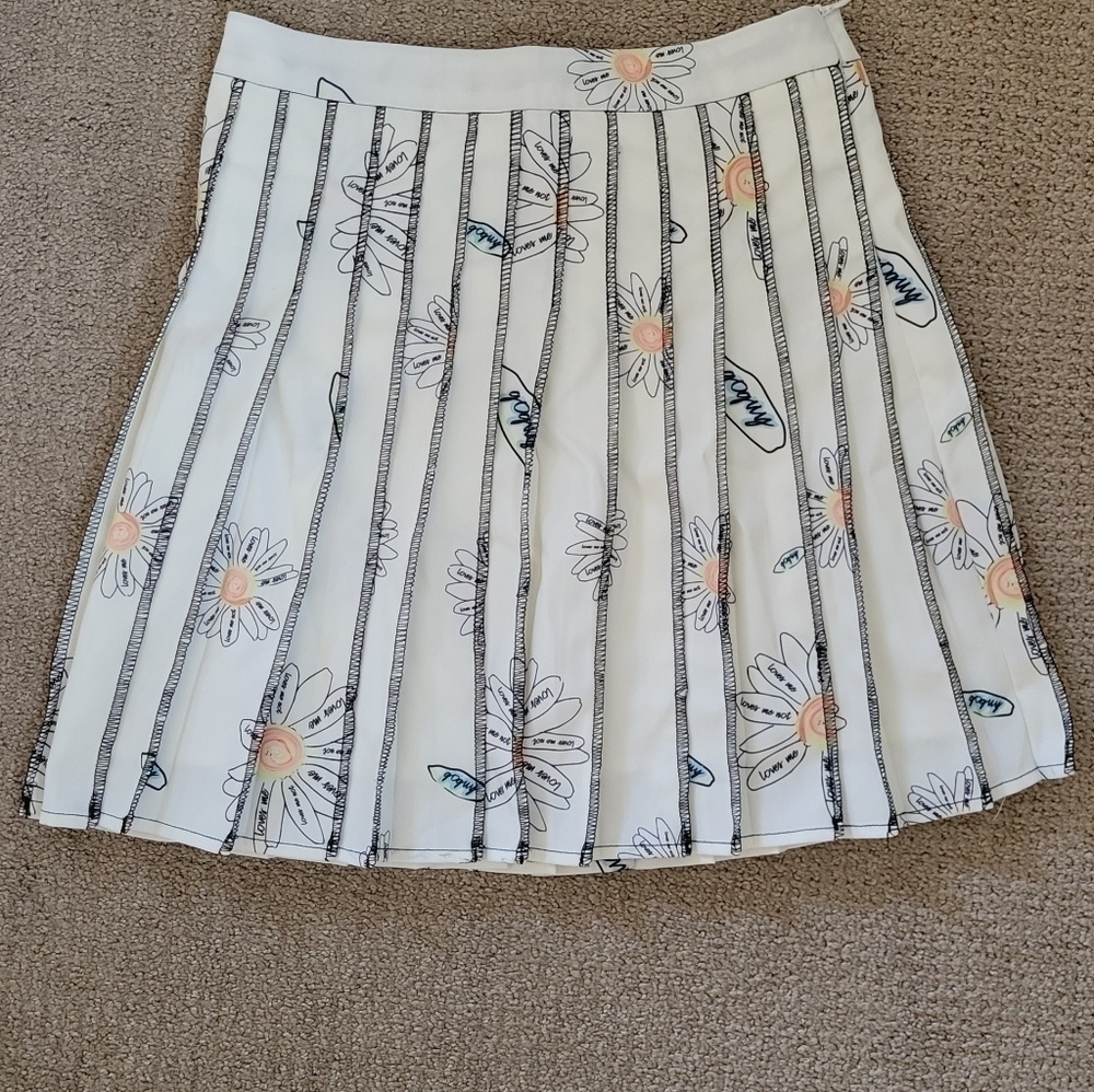 Goodbye Bread Oopsie Daisy Graphic Floral Printed Pleated High Waist Mini Skirt - Picture 7 of 13